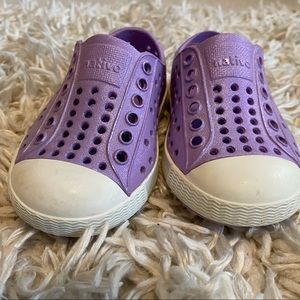 Native 4c toddler water shoes in purple